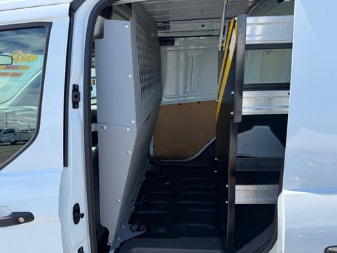 Used 2022 Ford Transit Connect XL FWD image 21