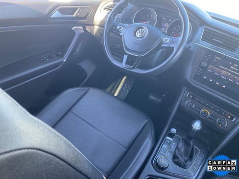Used 2020 Volkswagen Tiguan SE image 15