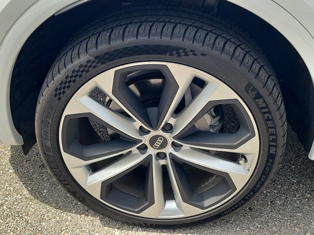 Certified 2023 Audi Q5 2.0T Prestige w/ Prestige Package AWD/4WD image 9