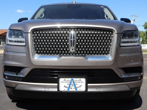 Used 2018 Lincoln Navigator Reserve w/ Technology Package AWD/4WD image 13