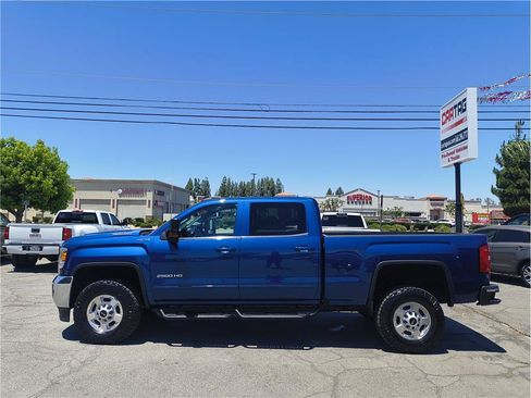 Used 2019 GMC Sierra 2500 SLE w/ SLE Preferred Package AWD/4WD image 17