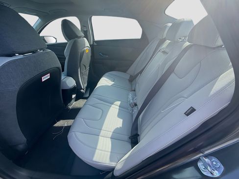 New 2026 Hyundai Elantra Limited FWD image 17