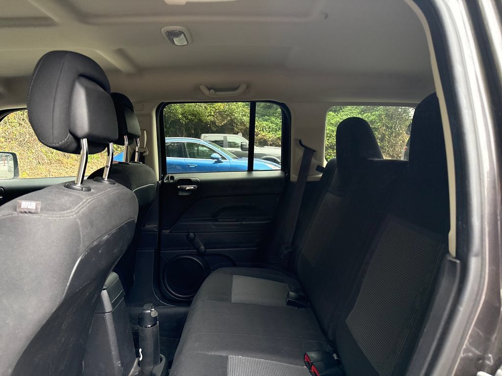 Used 2016 Jeep Patriot Sport FWD image 15