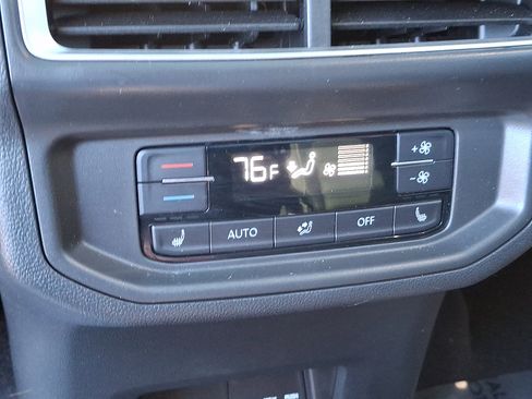 Used 2024 Volkswagen Atlas SEL image 11