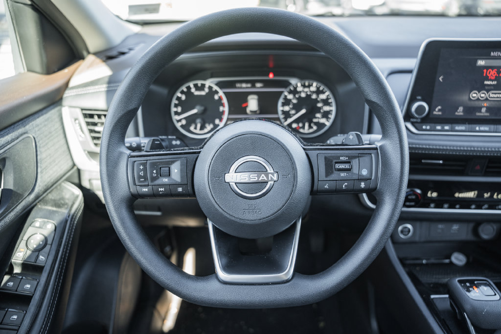 Used 2023 Nissan Rogue SV AWD/4WD image 26