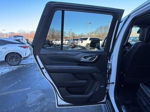 Certified 2023 GMC Yukon SLT w/ SLT Luxury Package image 32