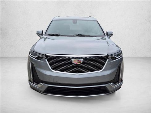 Used 2024 Cadillac XT6 Premium Luxury FWD image 2