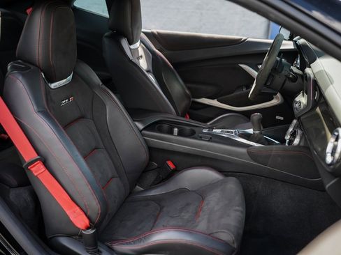 Used 2018 Chevrolet Camaro ZL1 image 24