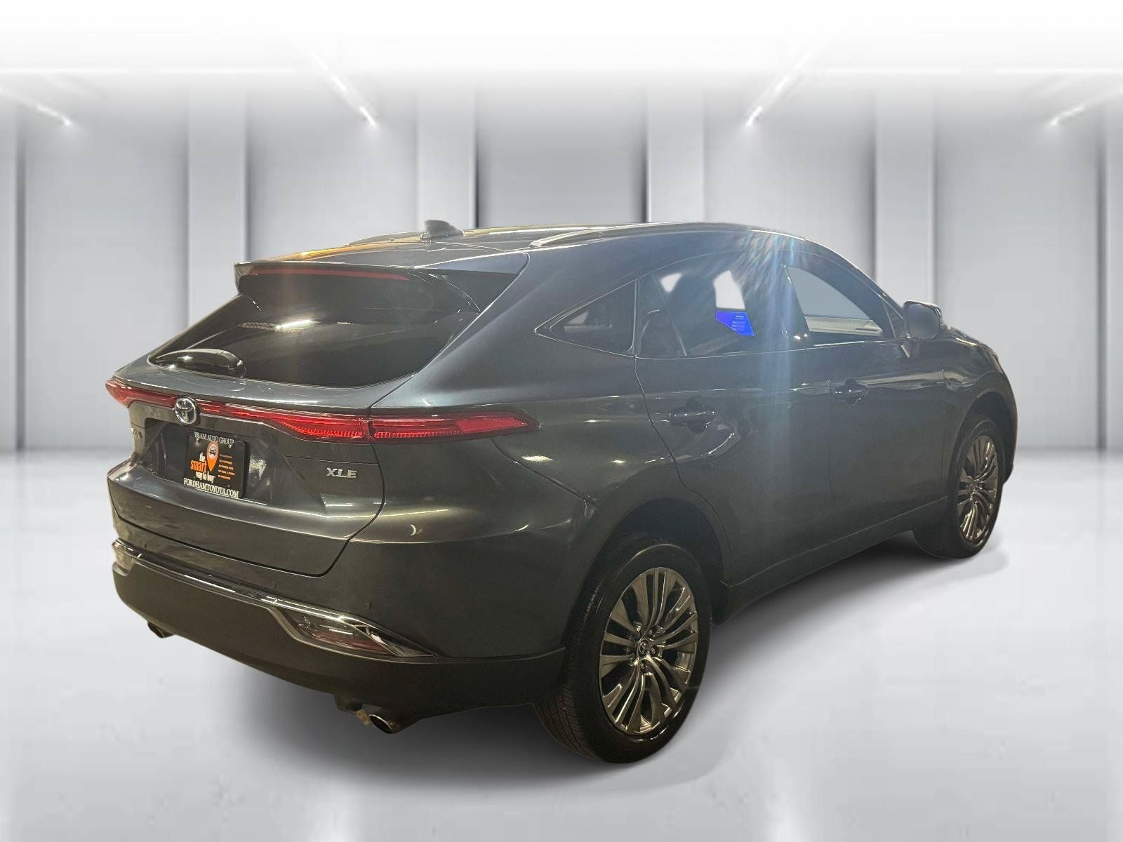 Used 2023 Toyota Venza XLE AWD/4WD image 7