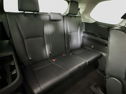 Certified 2024 Toyota Grand Highlander XLE image 27