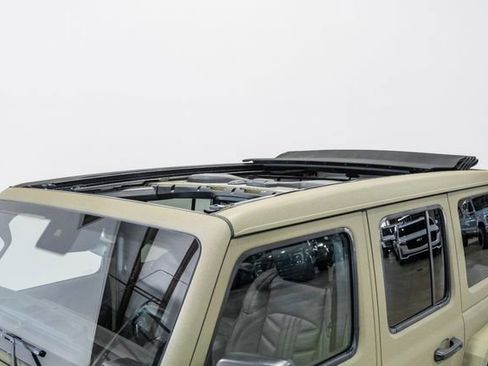 Used 2025 Jeep Wrangler Unlimited Rubicon 392 image 2