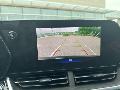 Used 2024 Chevrolet Trax RS w/ Driver Confidence Package FWD image 10