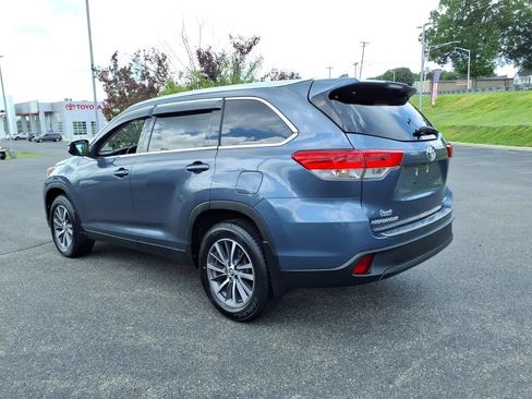 Certified 2019 Toyota Highlander XLE AWD/4WD image 24