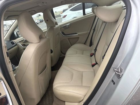 Used 2015 Volvo S60 T5 Premier image 10