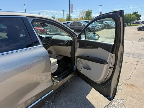 Used 2016 Lincoln MKX Reserve w/ Climate Package AWD/4WD image 26