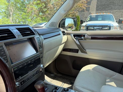 Used 2014 Lexus GX 460 Luxury image 12