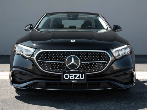 Used 2024 Mercedes-Benz E 350 4MATIC Sedan image 4