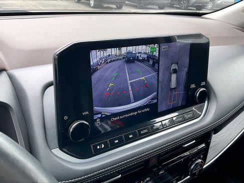 Used 2023 Nissan Rogue Platinum w/ Platinum Premium Package image 24