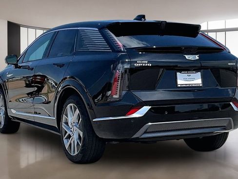 New 2026 Cadillac Optiq Luxury 2 RWD image 3