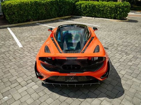 Used 2021 McLaren 765LT image 23