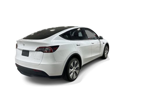 Certified 2023 Tesla Model Y AWD image 6