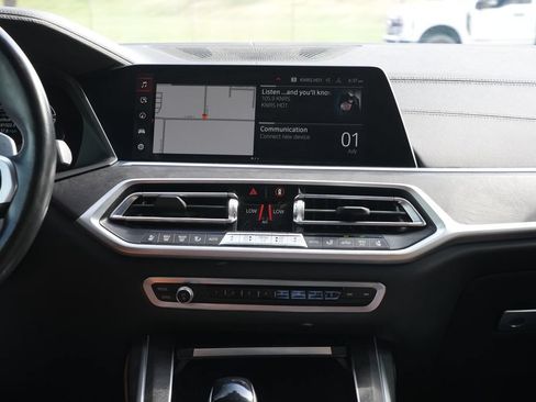 Used 2022 BMW X7 xDrive40i w/ M Sport Package AWD/4WD image 19