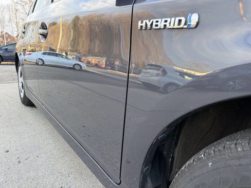 Used 2013 Toyota Prius Two image 26