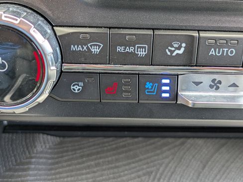 Used 2025 Ford F450 Platinum AWD/4WD image 28