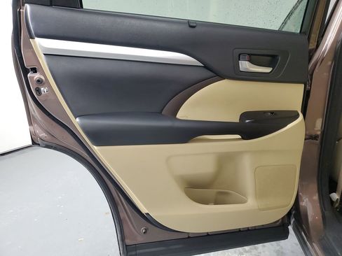 Certified 2017 Toyota Highlander XLE image 18