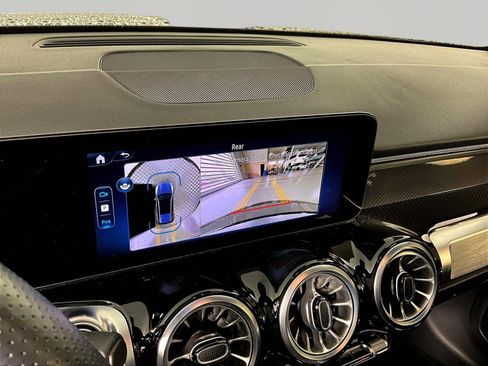 Used 2025 Mercedes-Benz GLB 35 AMG 4MATIC image 13