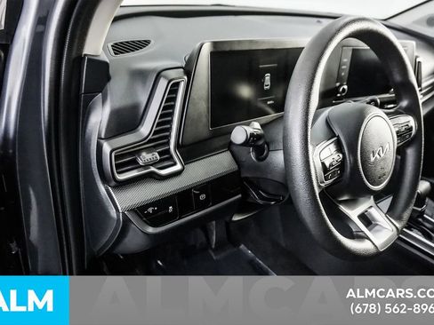 Used 2025 Kia Sportage LX FWD image 31