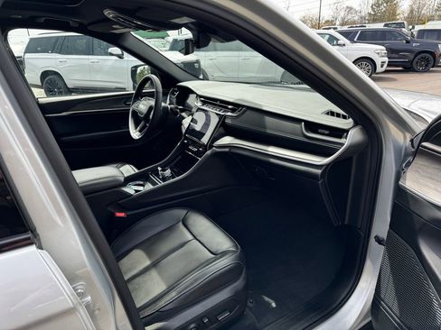 Used 2024 Jeep Grand Cherokee L Limited w/ Luxury Tech Group II AWD/4WD image 24