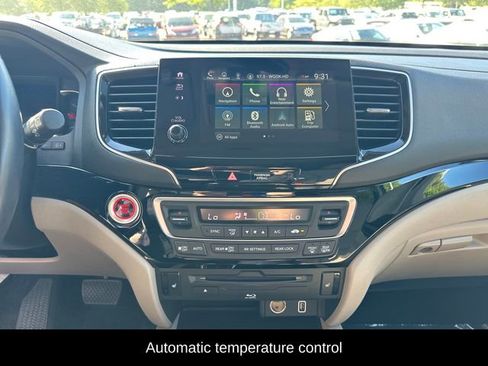 Used 2020 Honda Pilot Touring image 13