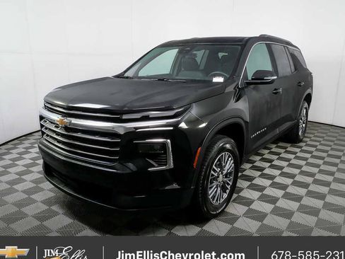 Certified 2025 Chevrolet Traverse LT FWD image 26