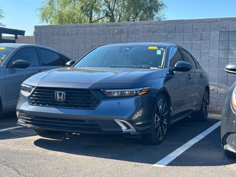 Used 2025 Honda Accord Touring image 2