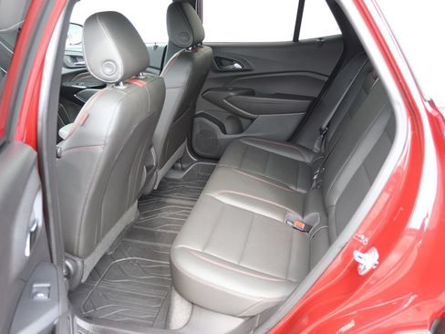 Used 2025 Chevrolet Trax RS w/ Driver Confidence Package FWD image 8