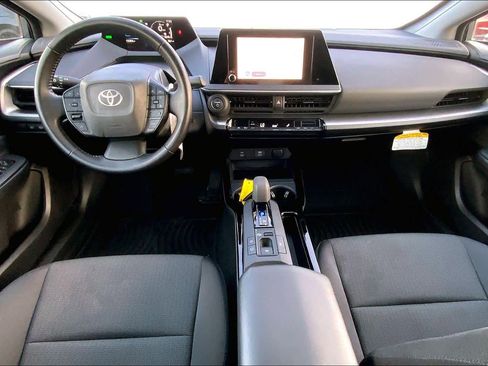 Used 2025 Toyota Prius LE FWD image 15
