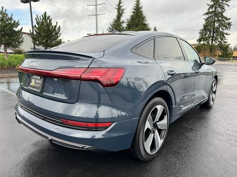 Used 2021 Audi e-tron Prestige w/ Prestige Package image 10