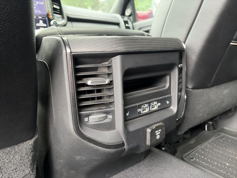 Used 2022 RAM 2500 Limited AWD/4WD image 29