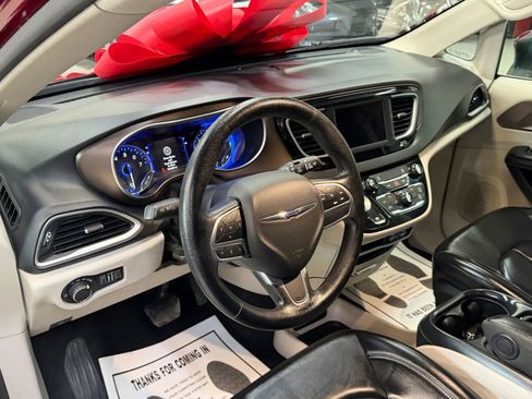 Used 2021 Chrysler Voyager Lxi image 36