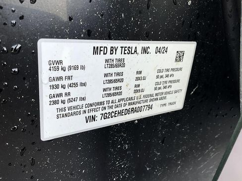 Used 2024 Tesla Cybertruck AWD Crew Cab image 37