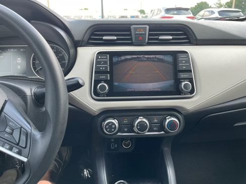 Used 2021 Nissan Versa SV FWD image 14