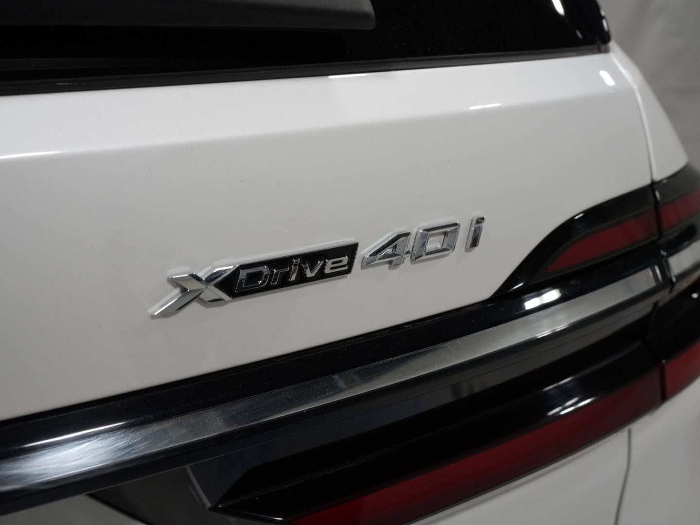Used 2023 BMW X7 xDrive40i w/ Climate Comfort Package AWD/4WD image 25