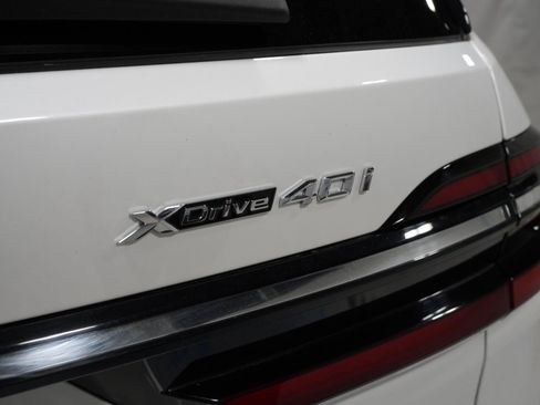 Used 2023 BMW X7 xDrive40i w/ Climate Comfort Package AWD/4WD image 25