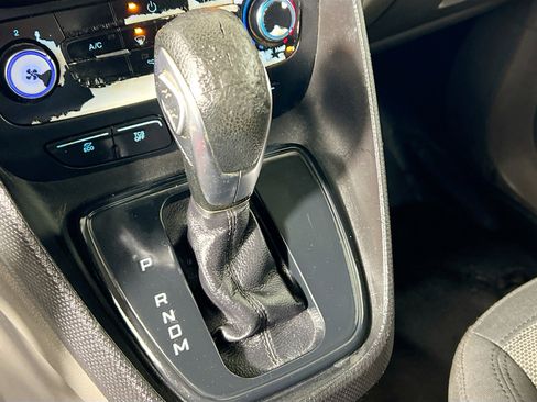 Used 2019 Ford Transit Connect XL image 24