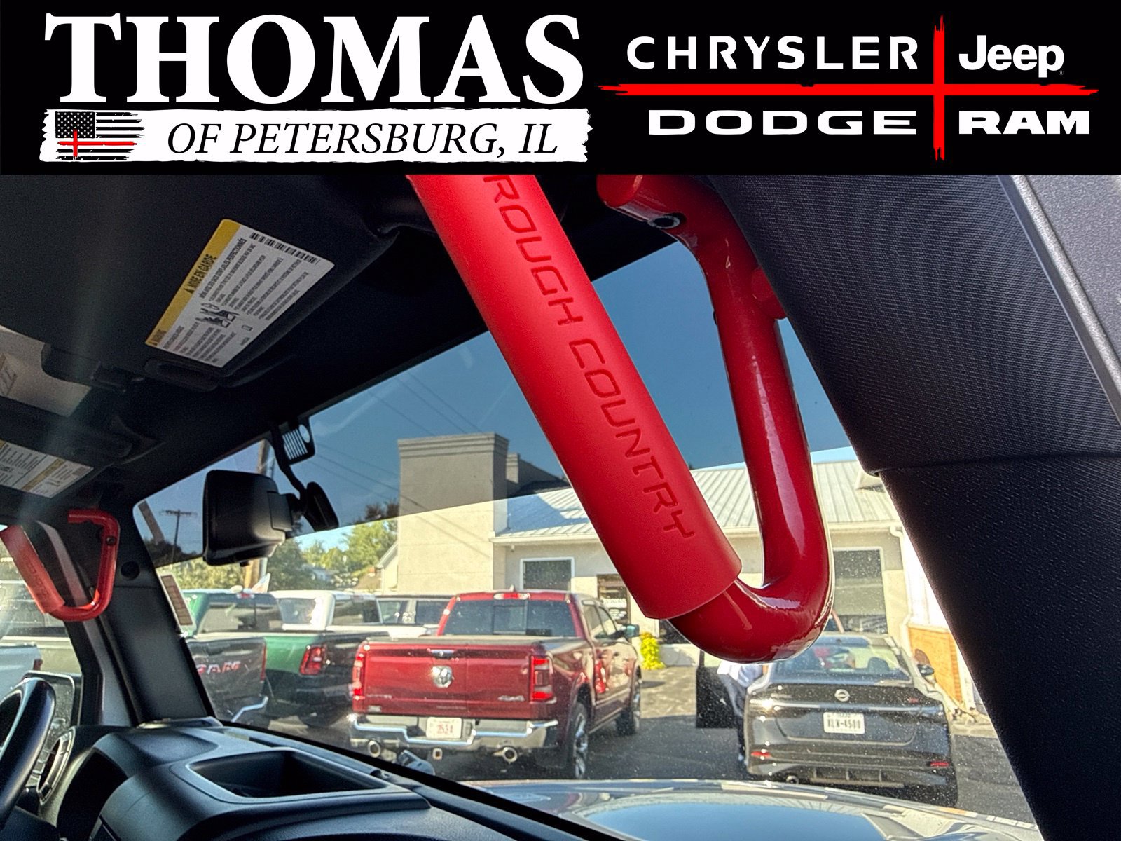 Used 2018 Jeep Wrangler Unlimited Sahara w/ Dual Top Group AWD/4WD image 12