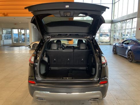 Used 2020 Jeep Cherokee Limited image 27