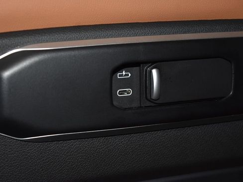 Certified 2025 BMW X7 xDrive40i image 21