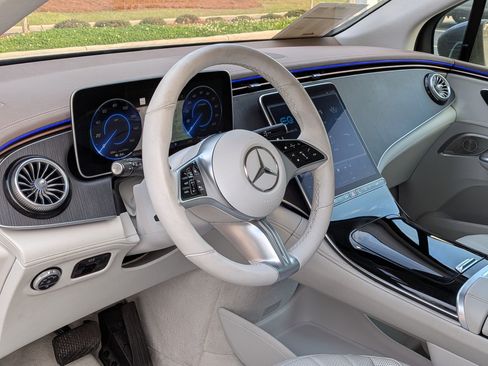 Used 2023 Mercedes-Benz EQE 350+ 4MATIC SUV w/ Exclusive Trim Package image 12