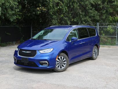 Used 2021 Chrysler Pacifica Touring-L